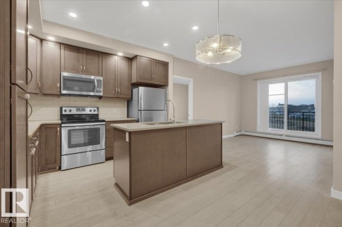227 1008 Rosenthal Bv, Edmonton, AB - Indoor Photo Showing Kitchen