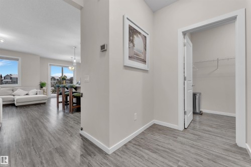 2320 Chokecherry Close, Edmonton, AB - Indoor