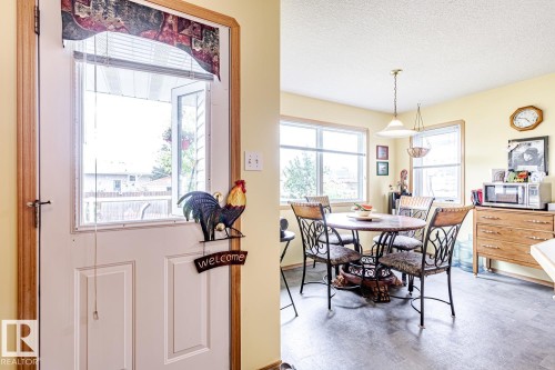 4522 53 Avenue, Leduc, AB - Indoor Photo Showing Dining Room