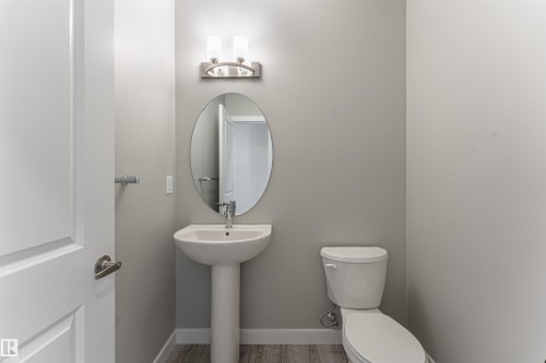 20512 22 Avenue, Edmonton, AB - Indoor Photo Showing Bathroom