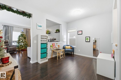 8209 14 Avenue, Edmonton, AB - Indoor Photo Showing Other Room