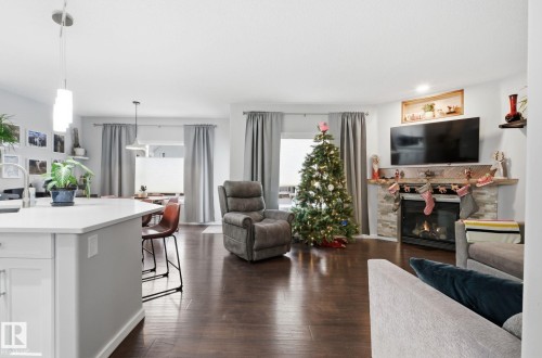 8209 14 Avenue, Edmonton, AB - Indoor With Fireplace