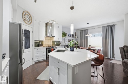 8209 14 Avenue, Edmonton, AB - Indoor Photo Showing Kitchen With Upgraded Kitchen