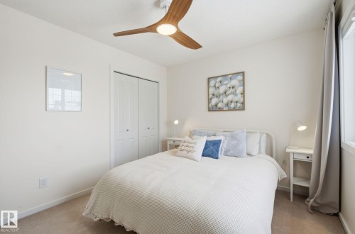8209 14 Avenue, Edmonton, AB - Indoor Photo Showing Bedroom
