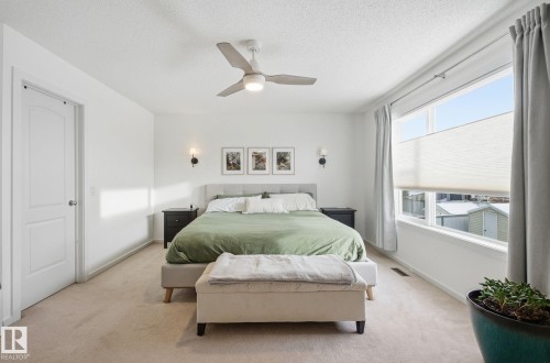 8209 14 Avenue, Edmonton, AB - Indoor Photo Showing Bedroom
