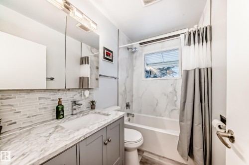 13032 134 Street, Edmonton, AB - Indoor Photo Showing Bathroom