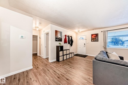 13032 134 Street, Edmonton, AB - Indoor