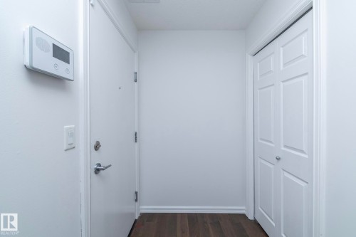 102 2203 44 Avenue, Edmonton, AB - Indoor Photo Showing Other Room