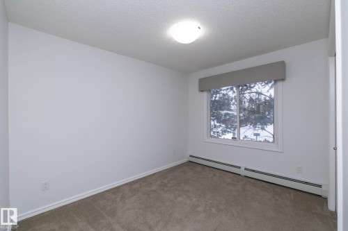102 2203 44 Avenue, Edmonton, AB - Indoor Photo Showing Other Room