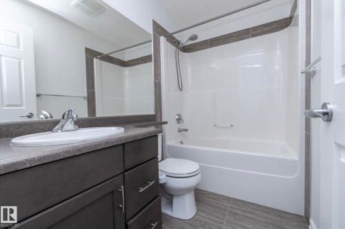 102 2203 44 Avenue, Edmonton, AB - Indoor Photo Showing Bathroom