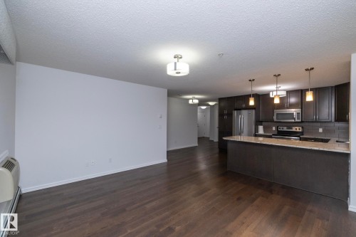 102 2203 44 Avenue, Edmonton, AB - Indoor Photo Showing Kitchen