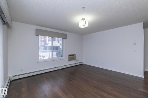 102 2203 44 Avenue, Edmonton, AB - Indoor Photo Showing Other Room