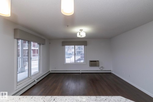102 2203 44 Avenue, Edmonton, AB - Indoor Photo Showing Other Room