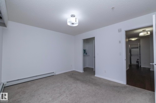 102 2203 44 Avenue, Edmonton, AB - Indoor Photo Showing Other Room