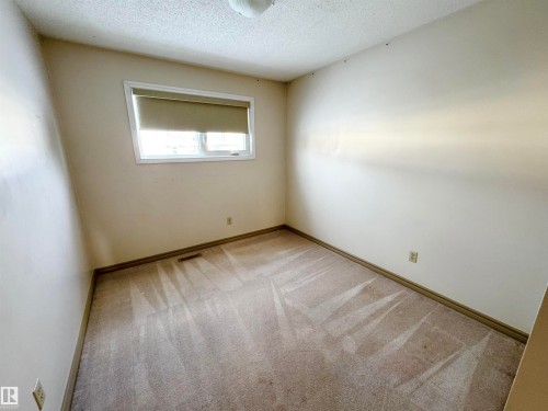 8507 35 Avenue, Edmonton, AB - Indoor Photo Showing Other Room