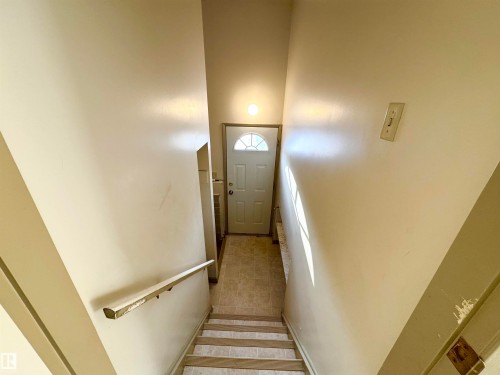 8507 35 Avenue, Edmonton, AB - Indoor Photo Showing Other Room