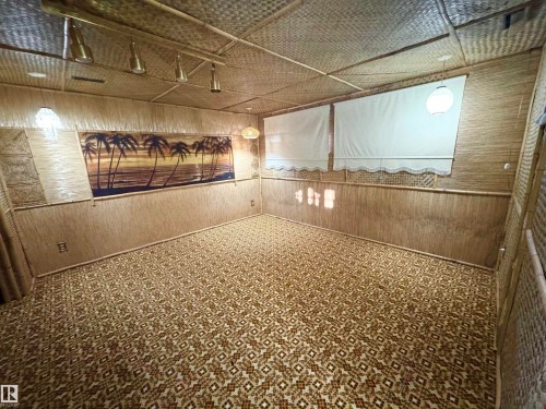 8507 35 Avenue, Edmonton, AB - Indoor Photo Showing Other Room