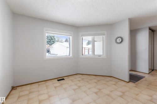 10854 11 Avenue, Edmonton, AB - Indoor Photo Showing Other Room