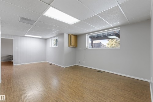 10854 11 Avenue, Edmonton, AB - Indoor Photo Showing Other Room
