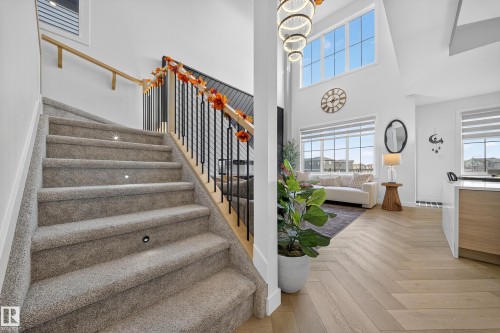 16527 3 Street, Edmonton, AB - Indoor Photo Showing Other Room