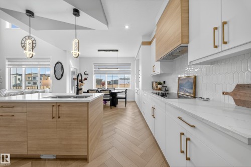 16527 3 Street, Edmonton, AB - Indoor Photo Showing Kitchen With Upgraded Kitchen