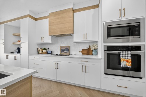 16527 3 Street, Edmonton, AB - Indoor Photo Showing Kitchen