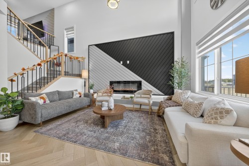 16527 3 Street, Edmonton, AB - Indoor Photo Showing Living Room