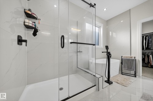 16527 3 Street, Edmonton, AB - Indoor Photo Showing Bathroom