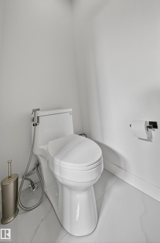 16527 3 Street, Edmonton, AB - Indoor Photo Showing Bathroom