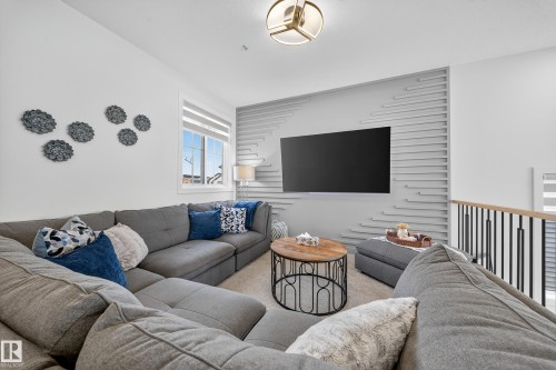 16527 3 Street, Edmonton, AB - Indoor Photo Showing Living Room