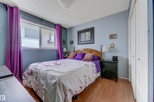 1049 Jones Crescent, Edmonton, AB - Indoor Photo Showing Bedroom