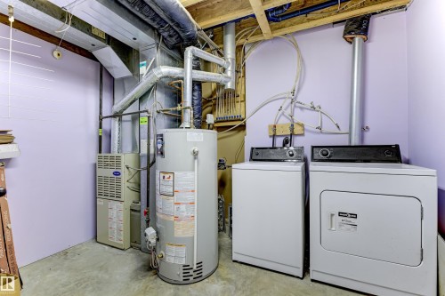 1049 Jones Crescent, Edmonton, AB - Indoor Photo Showing Laundry Room