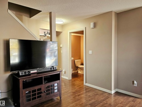 29 1404 Hermitage Road, Edmonton, AB - Indoor