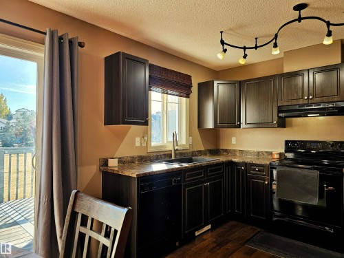 29 1404 Hermitage Road, Edmonton, AB - Indoor Photo Showing Kitchen