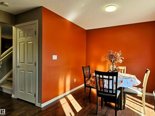 29 1404 Hermitage Road, Edmonton, AB - Indoor Photo Showing Dining Room