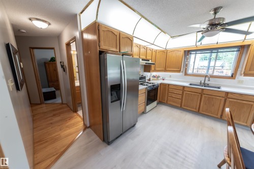 1087 10 Street, Rural Lac Ste. Anne County, AB - Indoor Photo Showing Kitchen With Double Sink