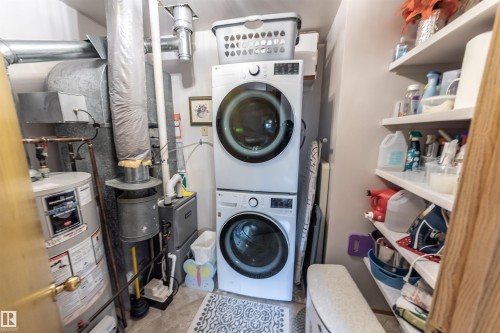 1087 10 Street, Rural Lac Ste. Anne County, AB - Indoor Photo Showing Laundry Room