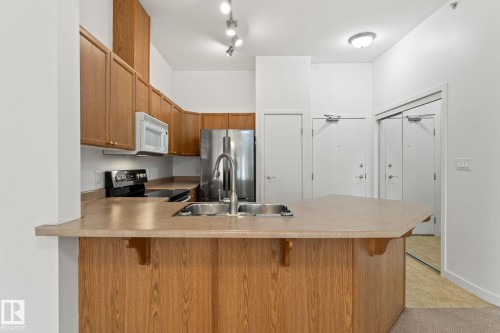 426 4312 139 Avenue, Edmonton, AB - Indoor Photo Showing Kitchen With Double Sink