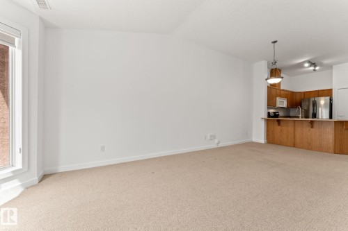 426 4312 139 Avenue, Edmonton, AB - Indoor Photo Showing Other Room