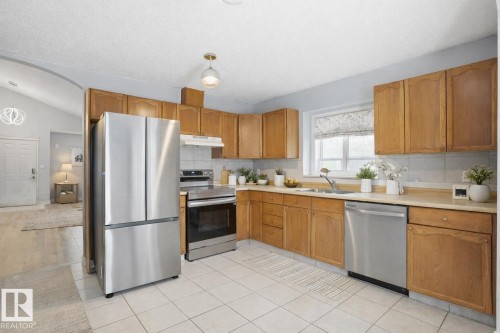 3623 24 Avenue, Edmonton, AB - Indoor Photo Showing Kitchen