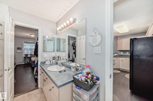 422 12838 65 Street, Edmonton, AB - Indoor Photo Showing Bathroom
