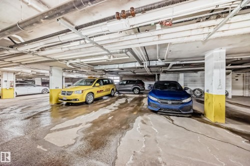422 12838 65 Street, Edmonton, AB - Indoor Photo Showing Garage