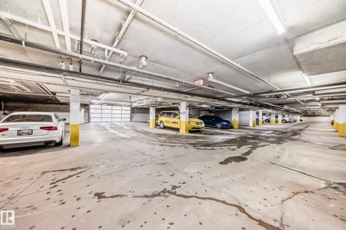 422 12838 65 Street, Edmonton, AB - Indoor Photo Showing Garage