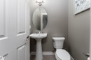 15863 10 Avenue, Edmonton, AB  - Indoor Photo Showing Bathroom 