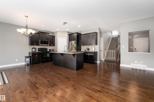 15863 10 Avenue, Edmonton, AB - Indoor Photo Showing Kitchen With Stainless Steel Kitchen With Upgraded Kitchen
