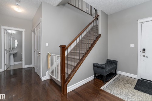 15863 10 Avenue, Edmonton, AB - Indoor Photo Showing Other Room