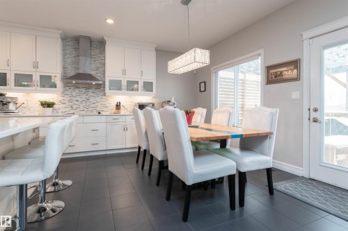 16754 122A Street, Edmonton, AB - Indoor Photo Showing Dining Room
