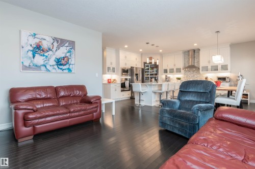 16754 122A Street, Edmonton, AB - Indoor Photo Showing Living Room
