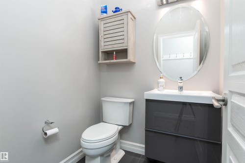 16754 122A Street, Edmonton, AB - Indoor Photo Showing Bathroom