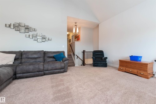 16754 122A Street, Edmonton, AB - Indoor Photo Showing Living Room